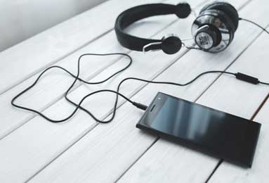 3000万引爆曼联等两队疯抢！全能铁卫花落谁家